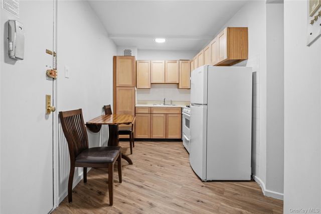 74-45 Yellowstone Boulevard 3D, Rego Park, NY 11374