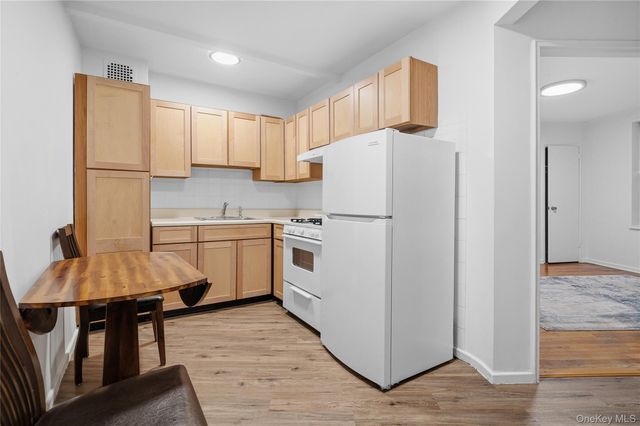 74-45 Yellowstone Boulevard 3D, Rego Park, NY 11374