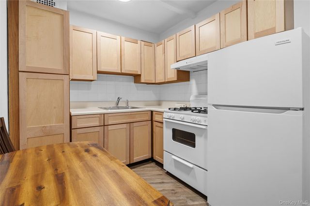 74-45 Yellowstone Boulevard 3D, Rego Park, NY 11374