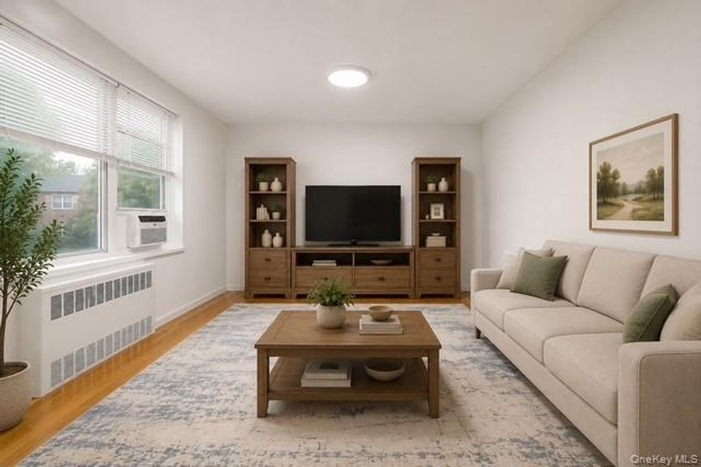 74-45 Yellowstone Boulevard 3D, Rego Park, NY 11374 — photo 2