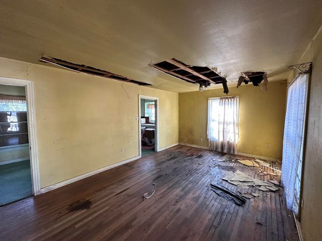 404 E Woodland Rd., Marshall, TX 75672