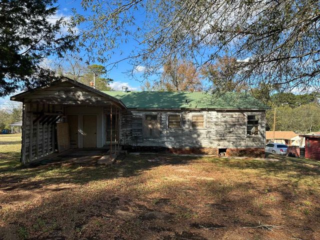 404 E Woodland Rd., Marshall, TX 75672