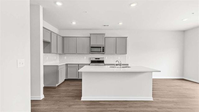 216 Sound Circle, Stockbridge, GA 30281