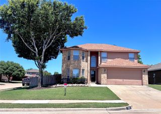 700 Hummingbird Trail, Saginaw, TX 76131