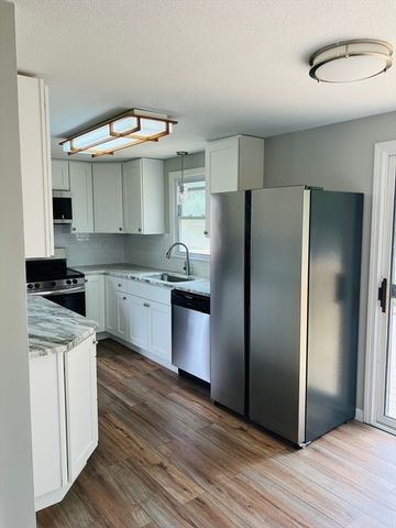 209 Casey Dr, Chicopee, MA 01020