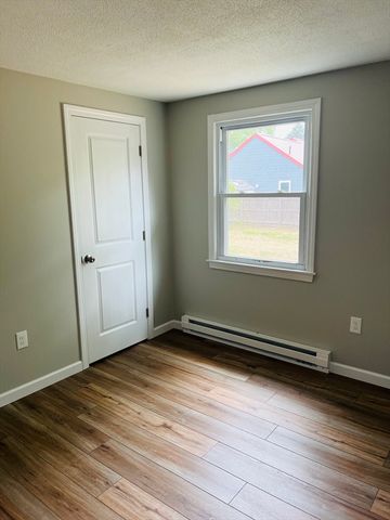 209 Casey Dr, Chicopee, MA 01020