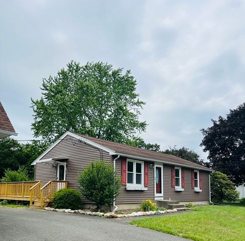 209 Casey Dr, Chicopee, MA 01020