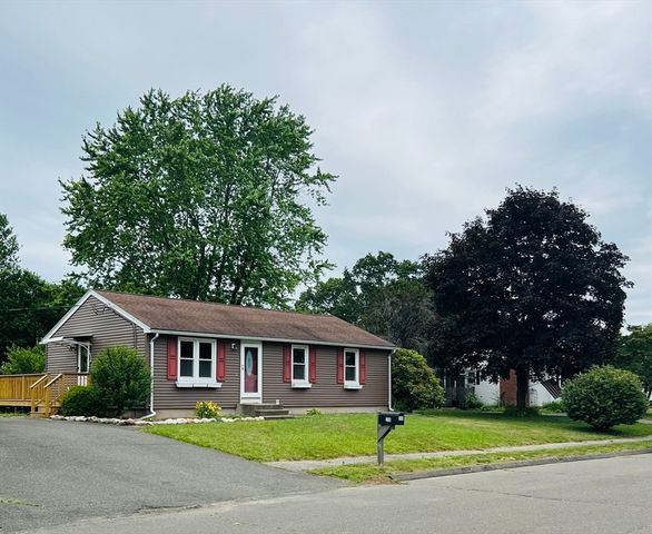209 Casey Dr, Chicopee, MA 01020