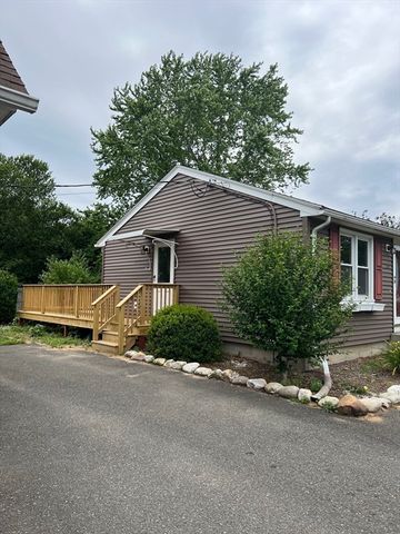 209 Casey Dr, Chicopee, MA 01020