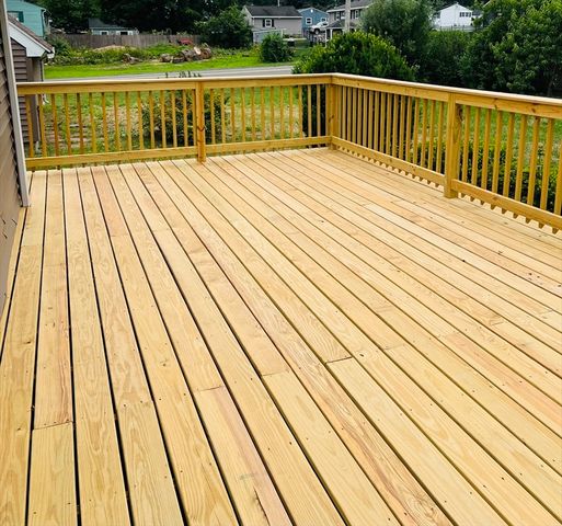 209 Casey Dr, Chicopee, MA 01020