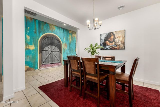 8009 W NORTHVIEW Avenue, Glendale, AZ 85303