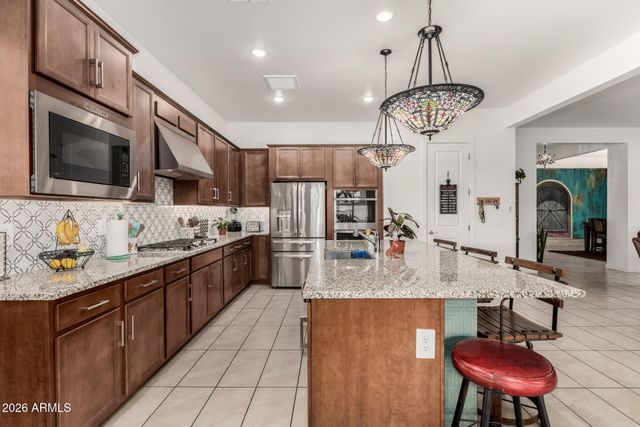 8009 W NORTHVIEW Avenue, Glendale, AZ 85303