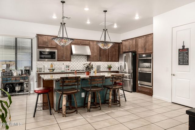 8009 W NORTHVIEW Avenue, Glendale, AZ 85303