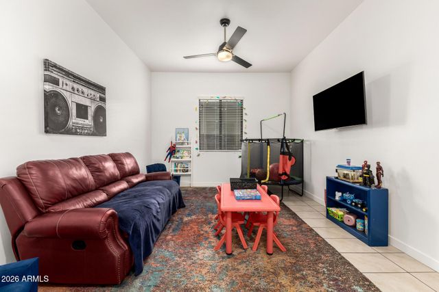 8009 W NORTHVIEW Avenue, Glendale, AZ 85303