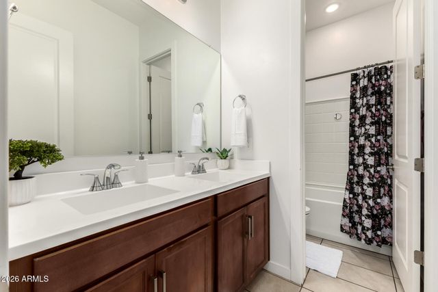 8009 W NORTHVIEW Avenue, Glendale, AZ 85303