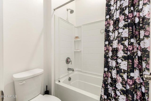 8009 W NORTHVIEW Avenue, Glendale, AZ 85303