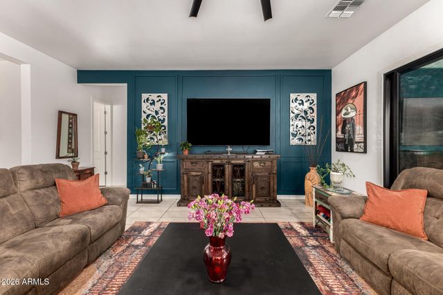 8009 W NORTHVIEW Avenue, Glendale, AZ 85303