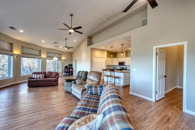 376 Broken Arrow Trail, Hayesville, NC 28904