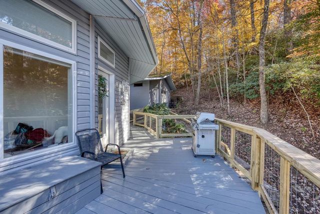 376 Broken Arrow Trail, Hayesville, NC 28904