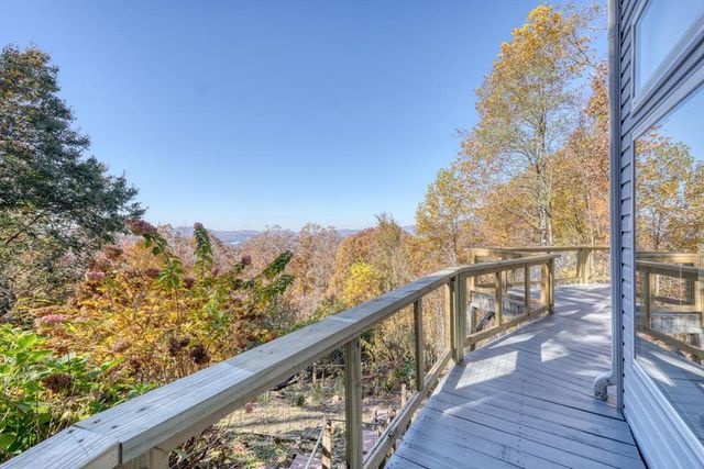 376 Broken Arrow Trail, Hayesville, NC 28904