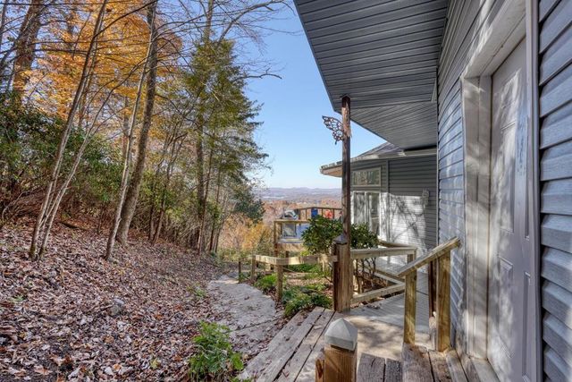 376 Broken Arrow Trail, Hayesville, NC 28904