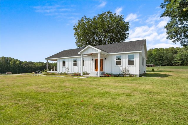 2024 Edwards Lake Road, Greer, SC 29651