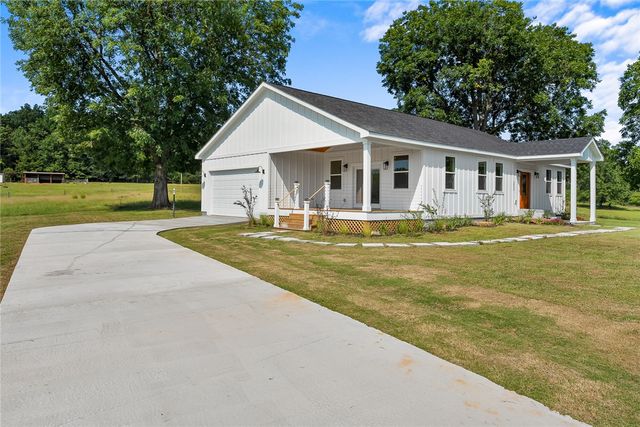 2024 Edwards Lake Road, Greer, SC 29651