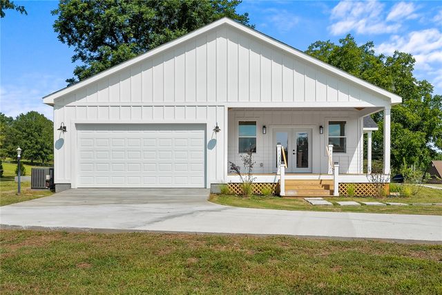 2024 Edwards Lake Road, Greer, SC 29651