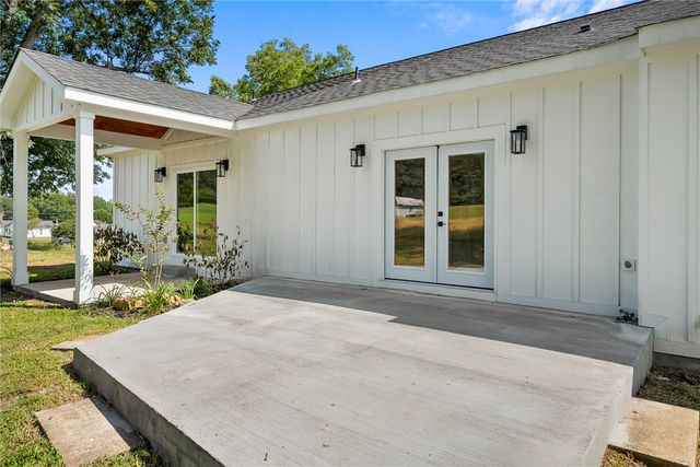 2024 Edwards Lake Road, Greer, SC 29651