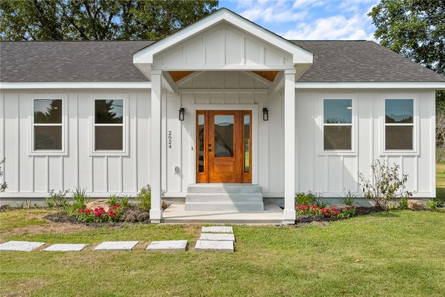 2024 Edwards Lake Road, Greer, SC 29651