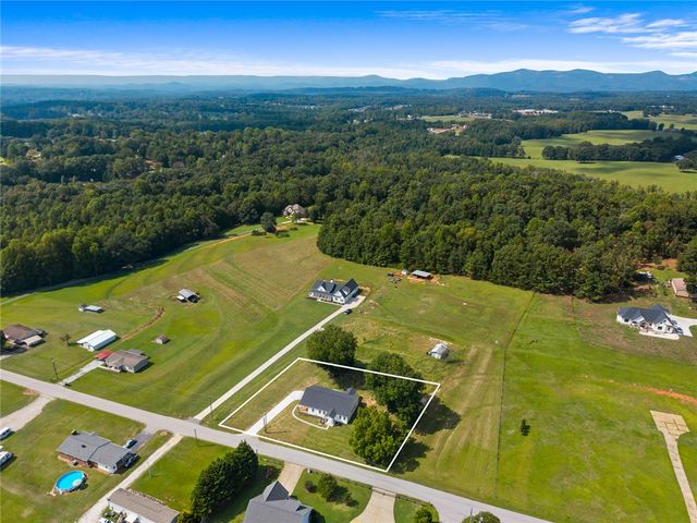 2024 Edwards Lake Road, Greer, SC 29651