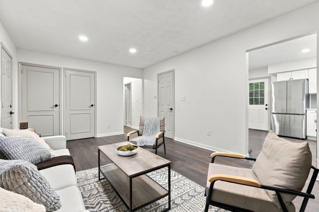 956 Hillridge Road, Reynoldsburg, OH 43068