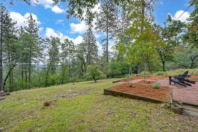 1550 Sugar Pine Rd, Meadow Vista, CA 95722