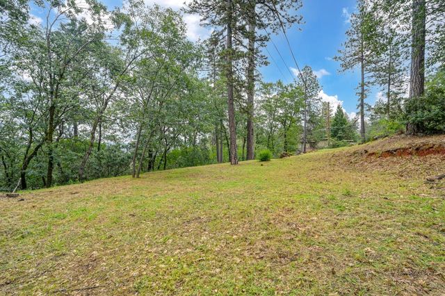 1550 Sugar Pine Rd, Meadow Vista, CA 95722