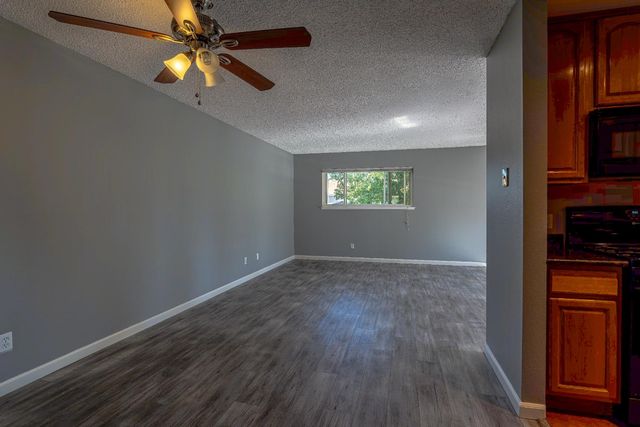 4726 Hayford Way #4, Sacramento, CA 95842