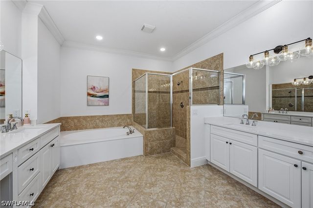 3176 Serena LN 202, Naples, FL 34114