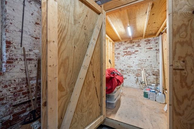 1495 Beacon St G, Brookline, MA 02446