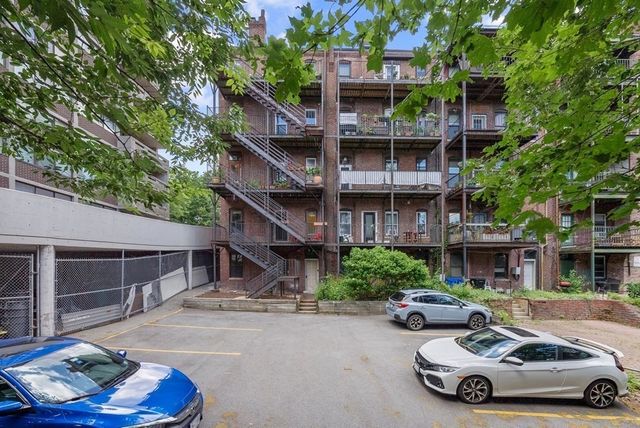 1495 Beacon St G, Brookline, MA 02446