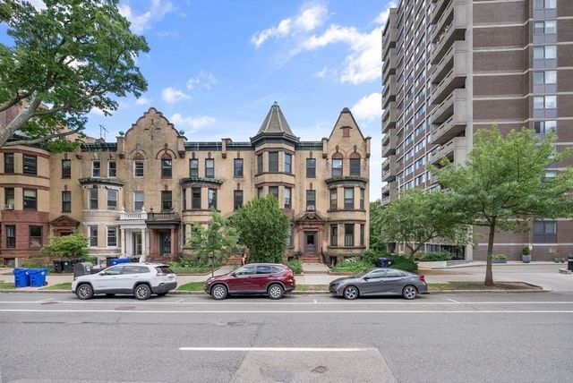 1495 Beacon St G, Brookline, MA 02446