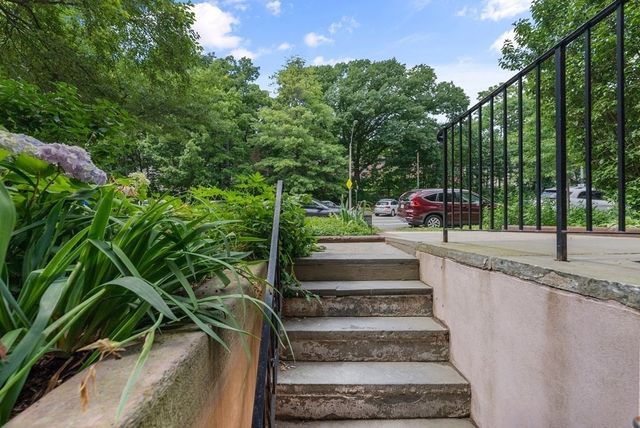 1495 Beacon St G, Brookline, MA 02446