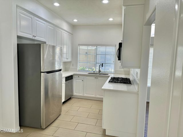 495 Novara Way, Oak Park, CA 91377