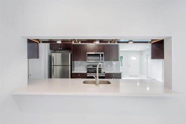 9611 Saddlebrook Drive, Boca Raton, FL 33496