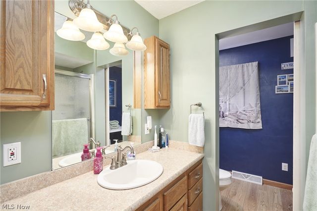 2864 Burnside Street, Akron, OH 44312