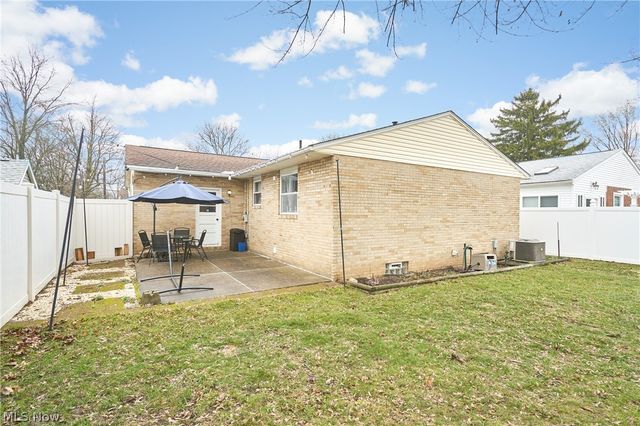 2864 Burnside Street, Akron, OH 44312