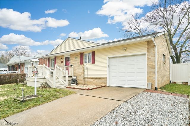 2864 Burnside Street, Akron, OH 44312