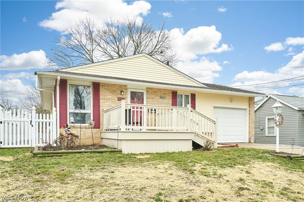 2864 Burnside Street, Akron, OH 44312