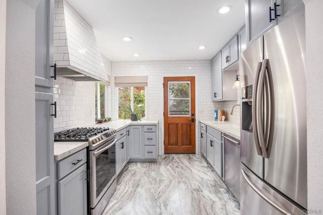 2449 Manchester Ave, Cardiff By The Sea, CA 92007