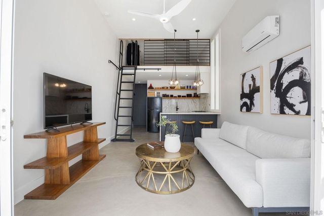 2449 Manchester Ave, Cardiff By The Sea, CA 92007