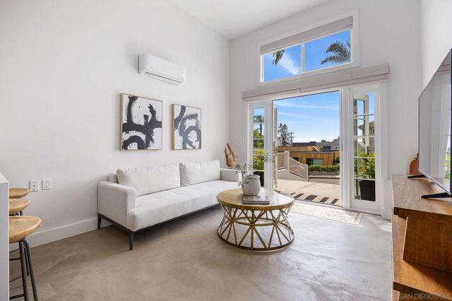 2449 Manchester Ave, Cardiff By The Sea, CA 92007