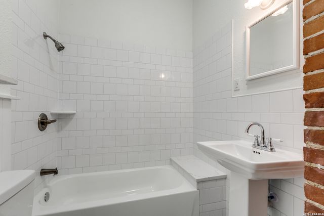 204 Queen Anne, San Antonio, TX 78209